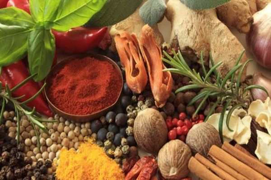Wadah kaca berisi bumbu dasar segar untuk menyimpan bumbu dasar agar tahan lama